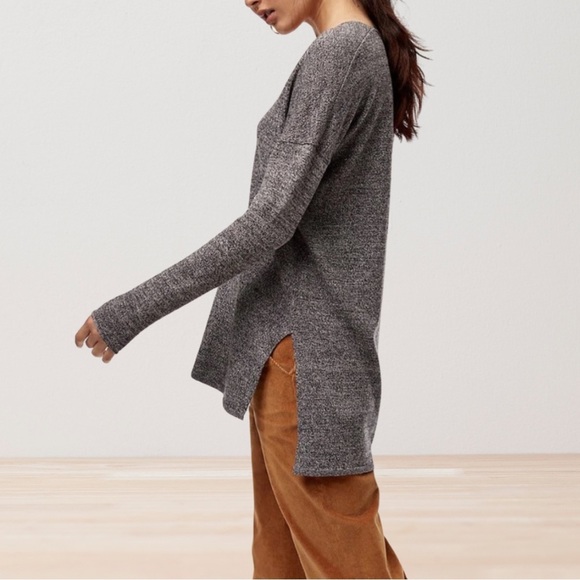 Babaton Aritzia Erin Gray V-Neck Sweater - Picture 2 of 7